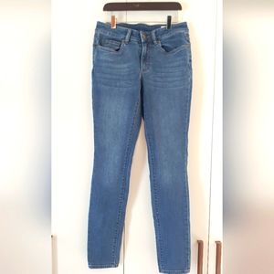 Midrise skinny jeans by Vince Camuto size 25/0